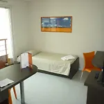 Appart'city Nantes شقة فندقية