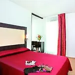 Appart'city Nantes شقة فندقية 2*
